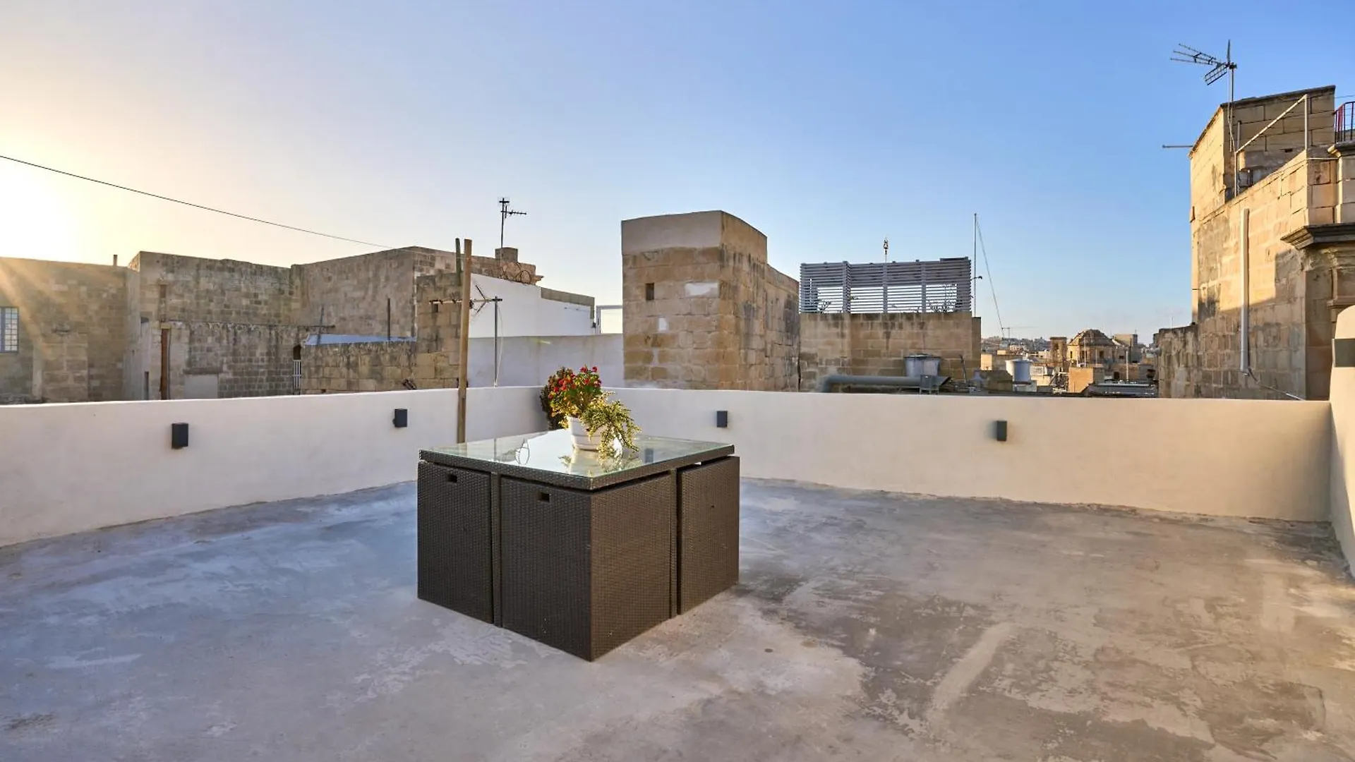 12 -16 , Pacifiku Scicluna Birgu